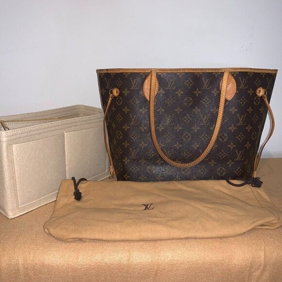 Louis Vuitton Handbags - Authentic Louis Vuitton Neverfull MM Monogram Bag Tote Bag  + Dustbag Bundle